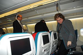Wir gehen an Bord der Boeing 737-800 der Turkish Airlines nach Istanbul