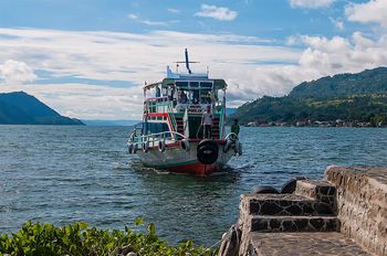 Unterwegs mit der Felix 1 auf dem Tobak-See